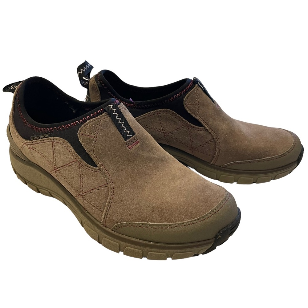 Clarks Wavewalk Slip On Clogs.  Size 6.5
